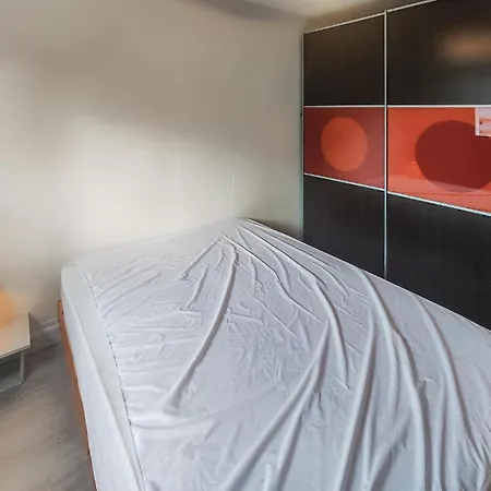 1 Bedroom Lovely In Appartement *