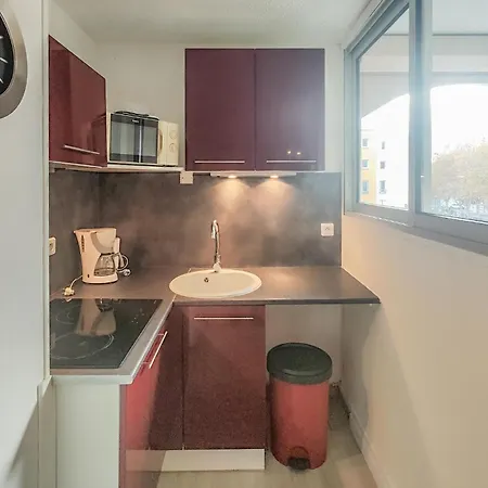 1 Bedroom Lovely In Appartement